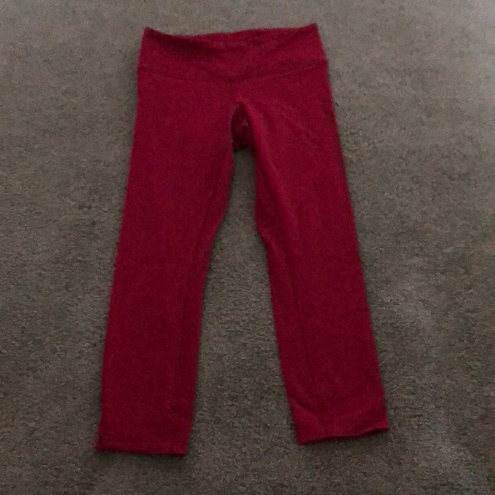 Lululemon red crops